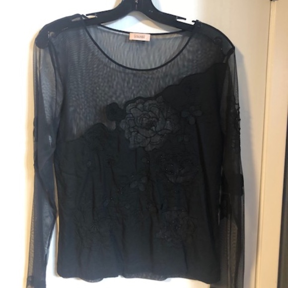 Stunning Laurèl black sheer top w/ black appliqué - Picture 3 of 8